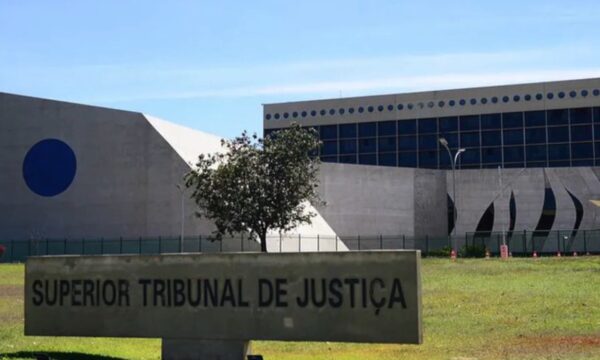 Câmara aprova projeto que limita recursos ao STJ e permite suspensão de processos ‘relevantes’ por até 1 ano