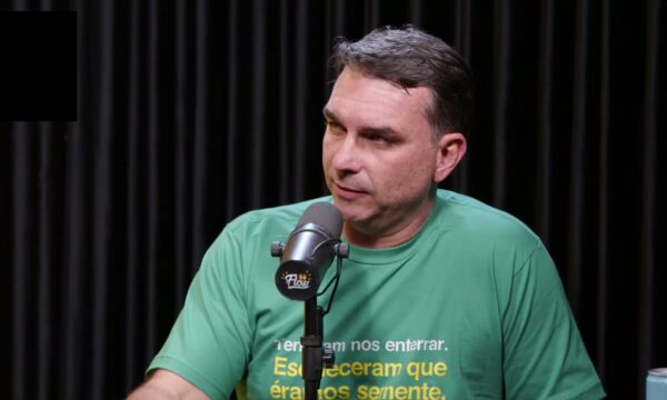 Aliados de Flávio Bolsonaro torciam por adiamento do tarifaço e admitem prejuízos para campanha