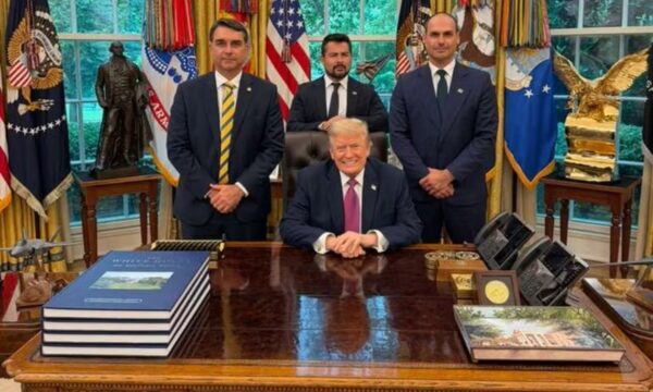 Para 58%, Flávio Bolsonaro não tem força para convencer Trump a rever tarifas, segundo Quaest
