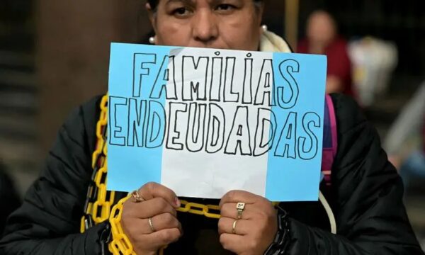 Os milhões de argentinos com dívidas em atraso e o que isso indica sobre a economia do país: 'Não tentamos mais refinanciar porque é impagável'