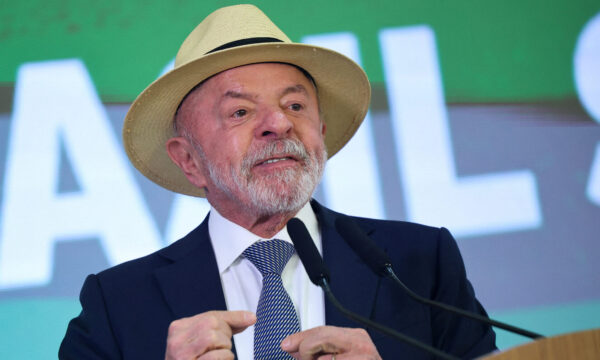 Lula convida empresários e banqueiros para jantar nesta segunda-feira após Flávio se reunir com executivos