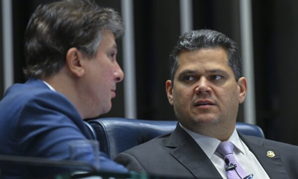 Após conversa com Lula, Alcolumbre encaminha prioridades do governo às comissões do Senado