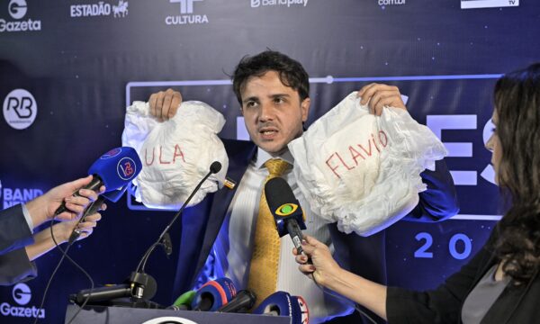 Análise: Agressividade de Renan acaba por justificar ausência de Lula e Flávio