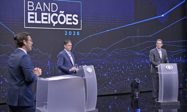 Tarcísio e Haddad fazem 1º debate nacionalizado, com dados e embates sobre PCC, tarifaço de Trump e privatizações
