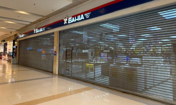 Justiça mantém reintegração de 1.900 demitidos da Casas Bahia; veja o que acontece agora