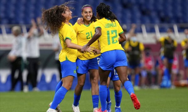 Base de torcedoras cresce antes da Copa do Mundo Feminina de 2027