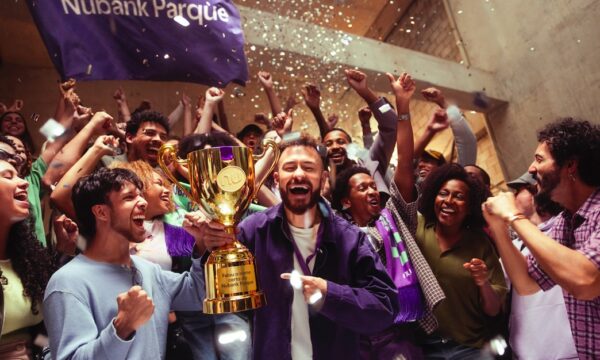 Nubank faz graça para público lembrar do nome do estádio do Palmeiras