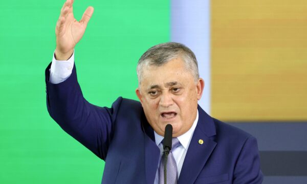 Aliados criticam articulação política após fim da escala 6×1 não ser votada no plenário